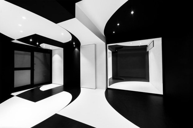 Conseilsdeco-architectes-architecture-interieur-Stephane-Malka-Nouvelle-Heloise-AgoraTic-formations-digitales-bureaux-reunions-futuriste-monochrome-01