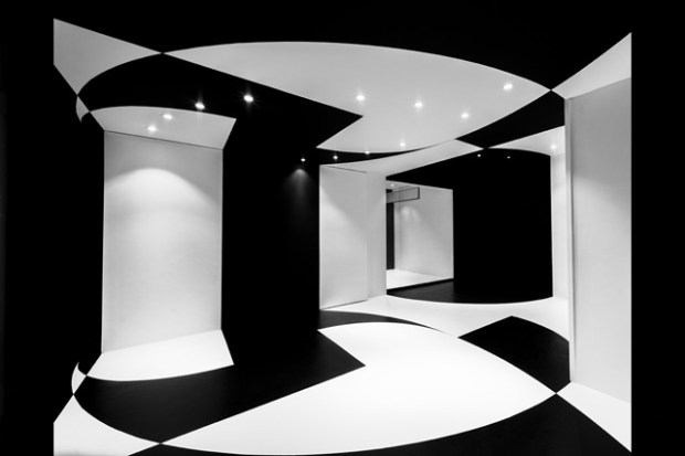 Conseilsdeco-architectes-architecture-interieur-Stephane-Malka-Nouvelle-Heloise-AgoraTic-formations-digitales-bureaux-reunions-futuriste-monochrome-02