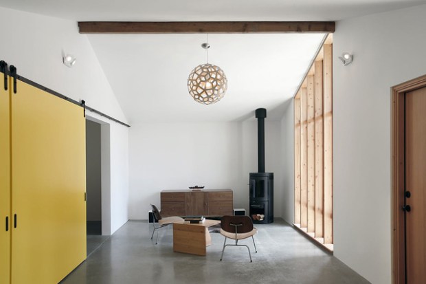 conseilsdeco-grange-chambre-amis-renovation-decoration-etable-seattle-shed-architecture-design-dependance-famille-maison-05