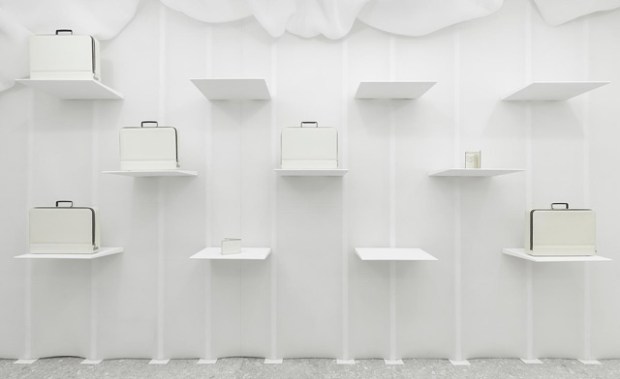 conseilsdeco-monochrome-deco-decoration-boutique-valextra-snarkitecture-interieur-sisto-legnani-cappelletti-06