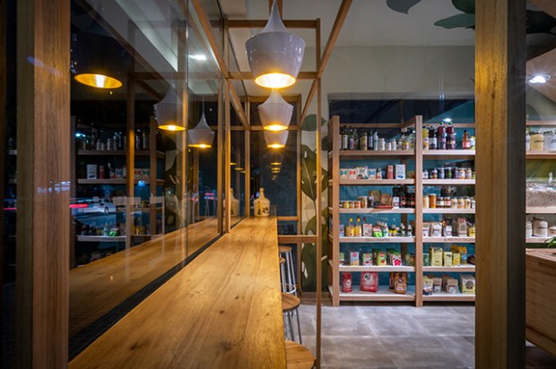 Conseilsdeco-deco-decoration-conseil-architecture-interieur-nature-Como-epicerie-bio-Estudio-Montevideo-materiaux-naturels-bibliotheque-boutique-05
