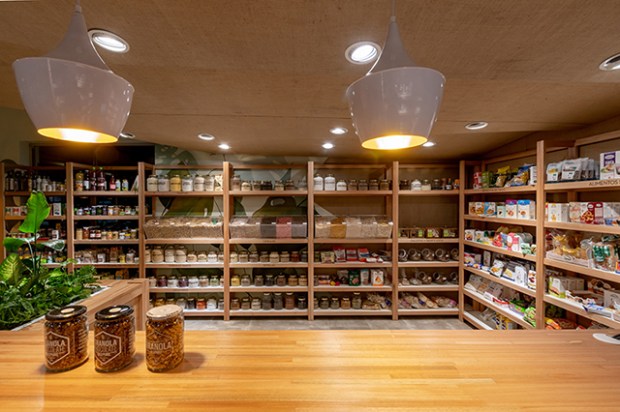 Conseilsdeco-deco-decoration-conseil-architecture-interieur-nature-Como-epicerie-bio-Estudio-Montevideo-materiaux-naturels-bibliotheque-boutique-06